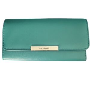 NWT Tahari Clutch Wallet